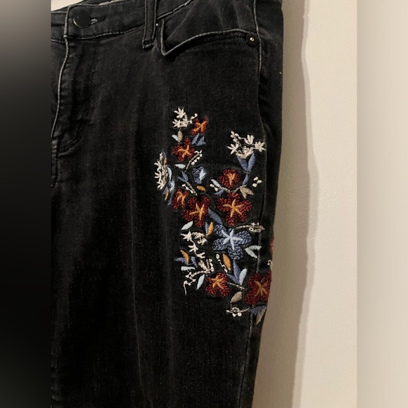 Massimo Black floral Embroidered Mid‎ Rise Skinny Distressed Women's Jeans 8/29 - Picture 3 of 5
